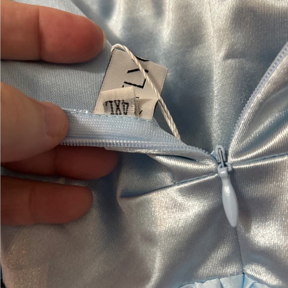 Flycurvy powder blue floral strapless gown 22 - Picture 7 of 13